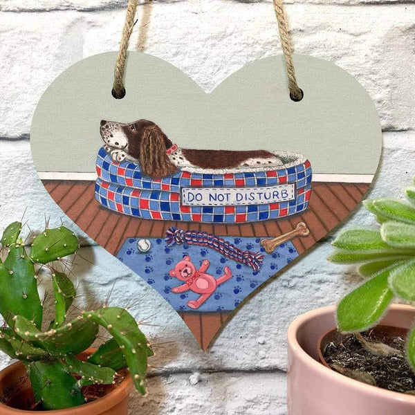 DECORATION SPANIEL IN BASKET HANGING HEART